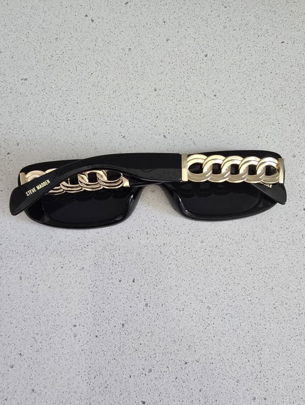 Steve Madden Black Rectangular Sunglasses with Gold Chain Accent - Picture 4 of 8